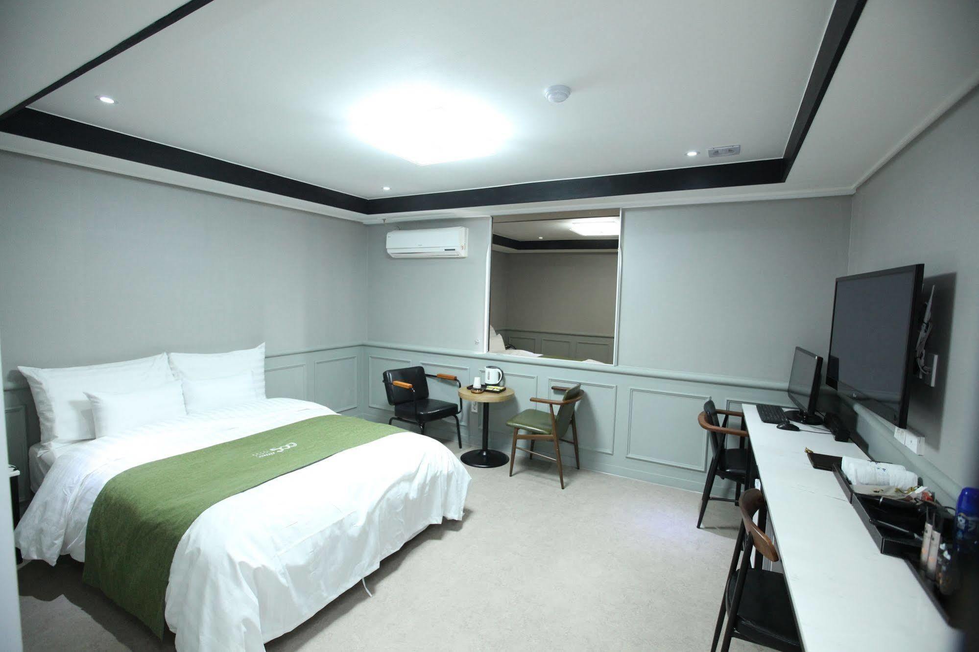 Hotel 500Th Mokpo Esterno foto