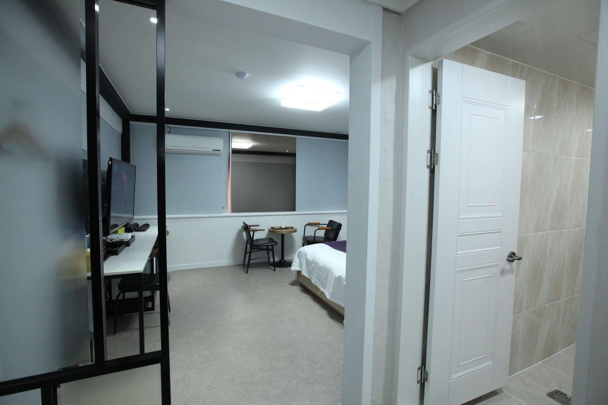 Hotel 500Th Mokpo Esterno foto